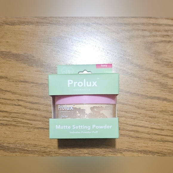 Prolux Matte Setting Powder In Ivory BNIB - Picture 1 of 1